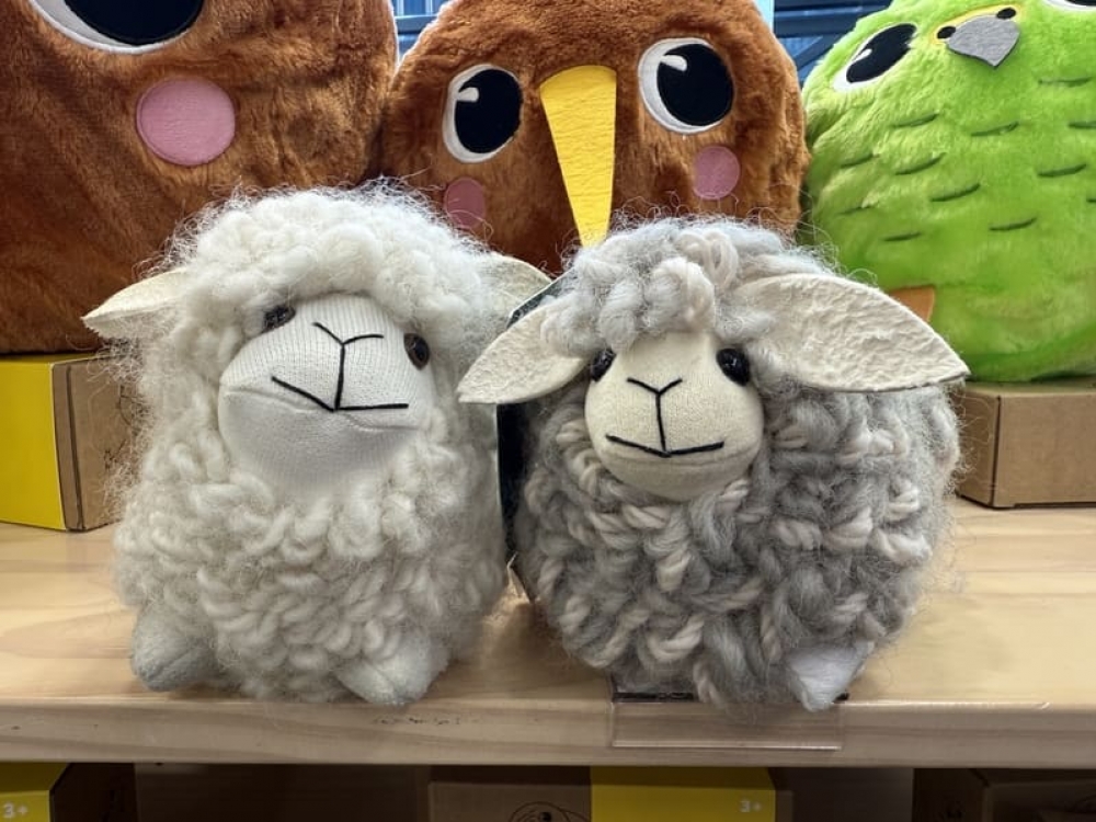 新西兰天然纯羊毛绵羊小羊玩偶