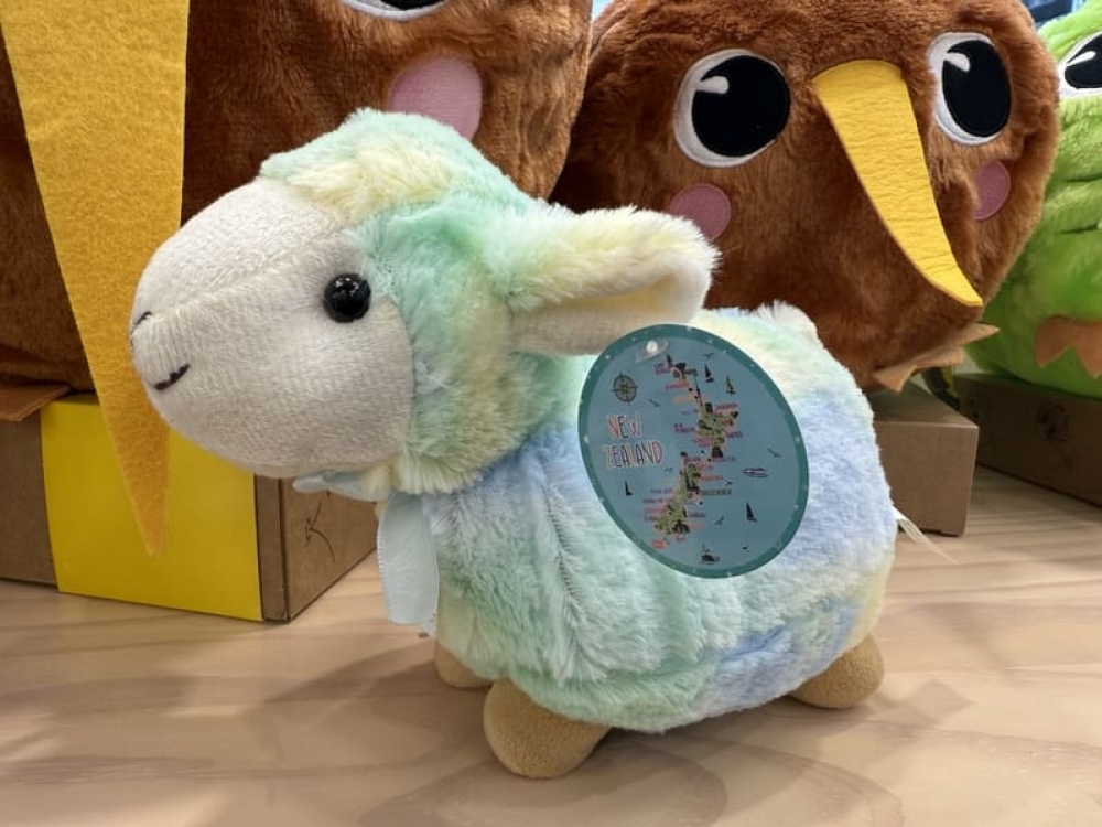 新西兰彩虹肥羊毛绒玩具