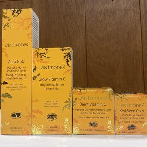 【组合装】Antipodes 黄金维C沁润焕肤精华30ml+维C水凝霜60ml+黄金奇异果眼霜30ml+金装幻彩面膜75ml